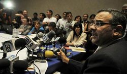 EEUU respetara decision de Funes de abrir relaciones con Cuba   